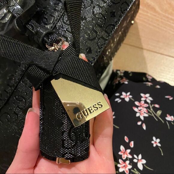 Black guess purse / handbag - Picture 8 of 14